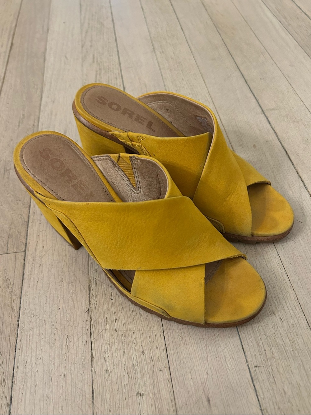 Sorel Nadia mules size 7